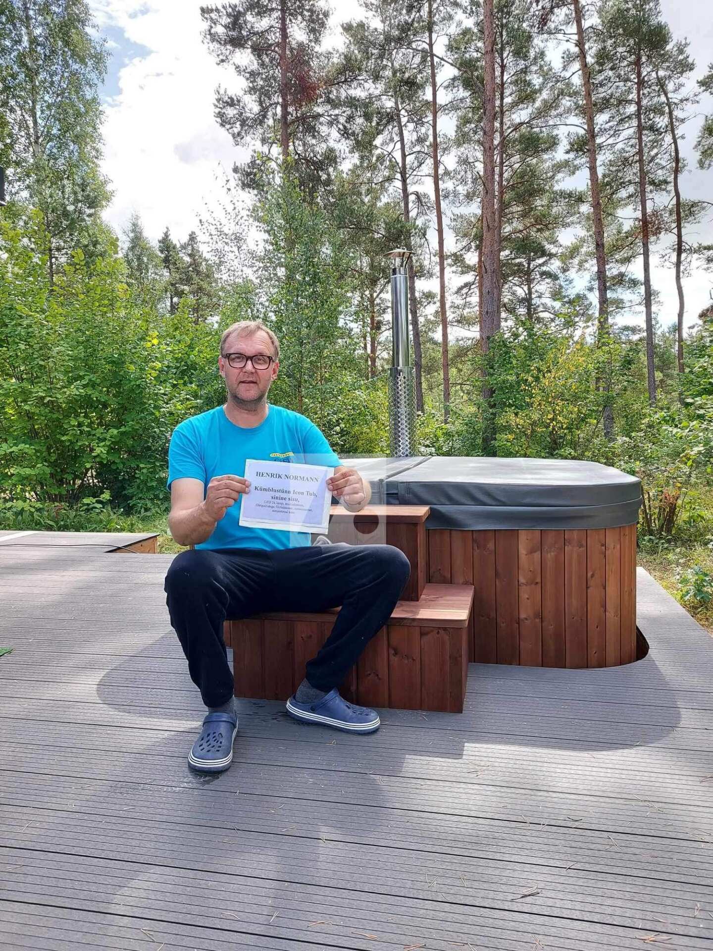 Icon Tub 200 integreeritud ahjuga